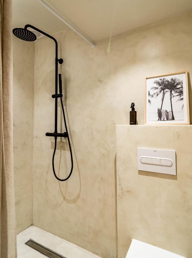 Fully Renovated Modern 2 Bedroom In Aloha Pueblo * Marbellac